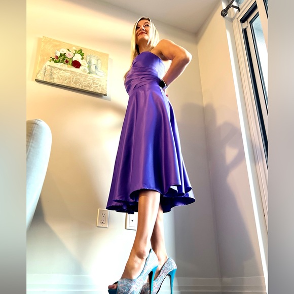 Chic satin new party gown with an elegant skirt violet colour - Picture 2 of 7